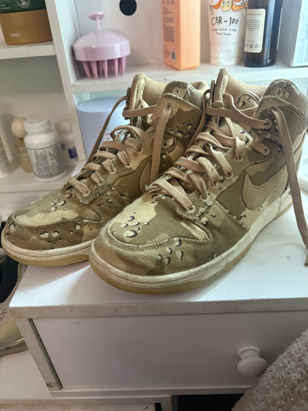 Nike Beige/Tan Interior Tagged Sneaker